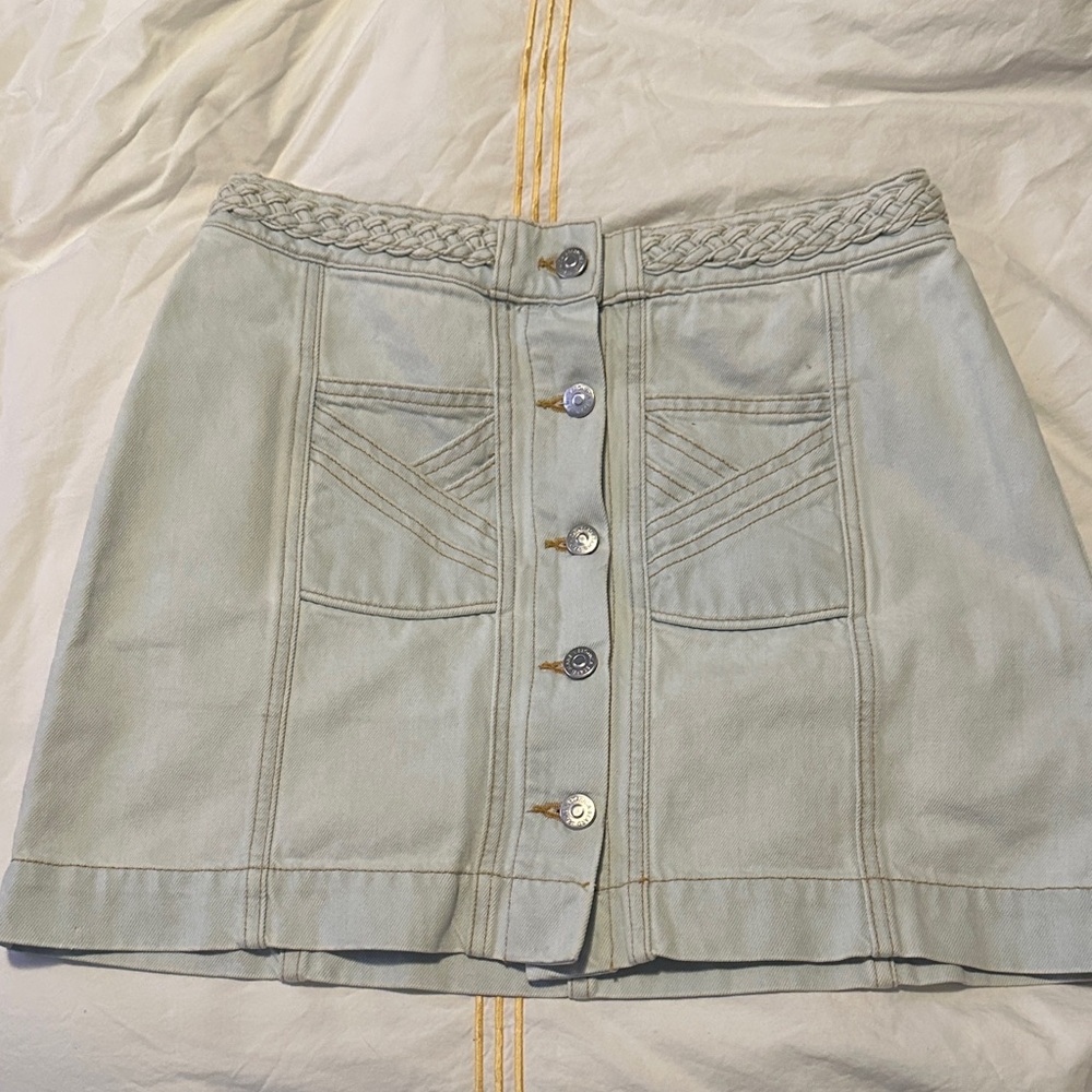 Stylish Women's Skirt in Light Gray